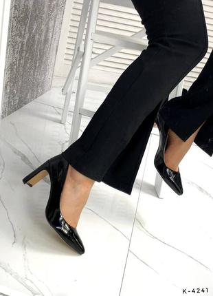 Натуральный лак, удобные женские черные туфли9 фото