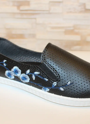 Слипоны женские черные с вышивкой т1693