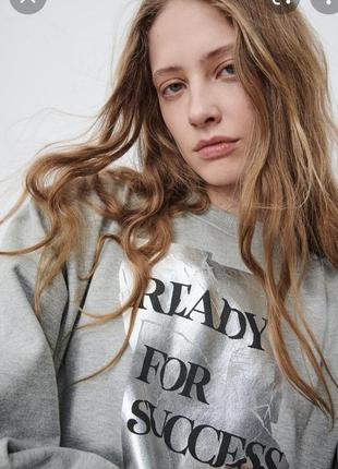 Zara укорочена толстовка з довгим рукавом "ready for success" сіро-срібляста сіра3 фото