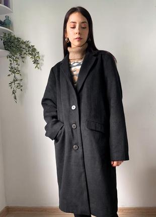 Пальто черное демисезонное оверсайз прямого кроя на подкладке с воротником миди длинное4 фото