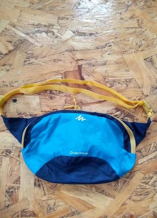 Барсєтка бананка quechua 2l ultra compact decathlon1 фото