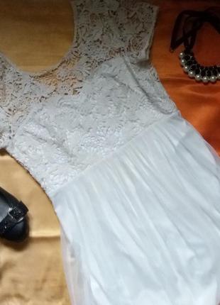 Белое платье с кружевом и фатином2 фото
