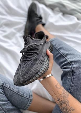 Мужские / женские кроссовки  adidas yeezy boost 350 v2 black (хрефлективные шнурки)3 фото