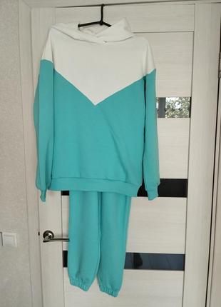 Костюм красивый