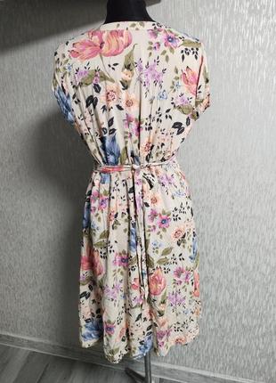 Летнее платье в цветочный принт с карманами3 фото