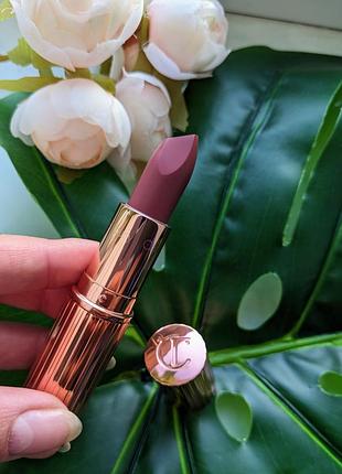 Charlotte tilbury matte revolution lipstick pillow talk medium 2 матова помада1 фото