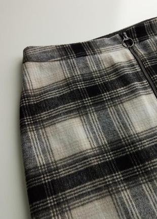 Красивая утепленная юбка мини с содержанием шерсти на молнии по переду5 фото