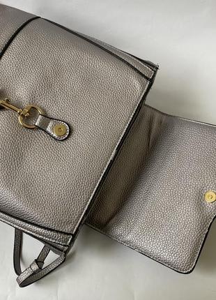 Женский рюкзак серебристого цвета металлик2 фото