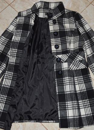 Брендовое черно-белое демисезонное пальто в клетку george вьетнам акрил шерсть4 фото