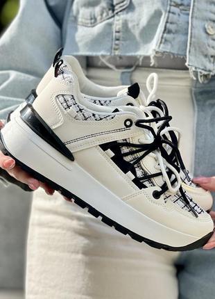 Жіночі трендові кросівки на високій підошві білі 38,39 рр