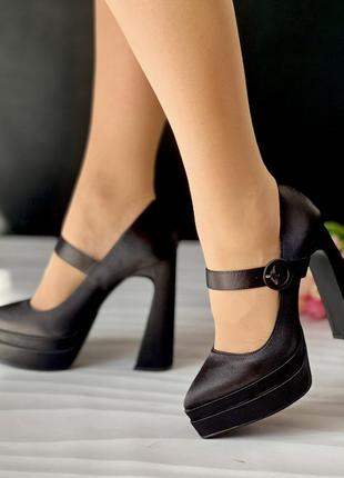 Жіночі чорні атласні туфлі на високих підборах і платформі8 фото