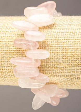 Браслет на резинці рожевий кварц крихта "голка" на резинці d 14-24х5-6(+-)мм l- 18см