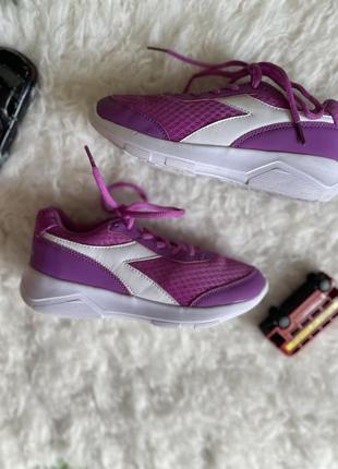 Кроссовки для девочки