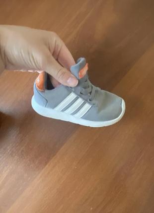 Кроссовки adidas