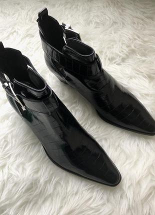 Крутые ботинки zara, черного цвета с открытой косточкой. новая коллекция5 фото