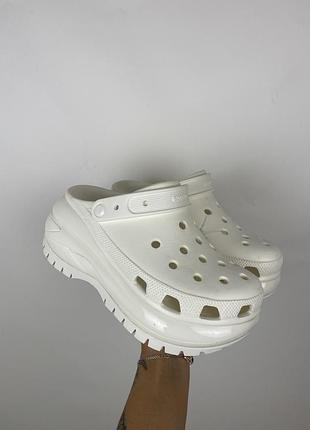 Женские кроксы сабо crocs classic mega crush white