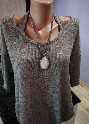 Супер кофта с открытой спиной взаде, без дефектов крутая модель.