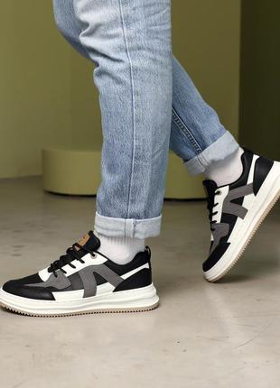 Стильні чоловічі чорно-білі кросівки весняні-осінні,екошкіра/замша, чоловіче взуття