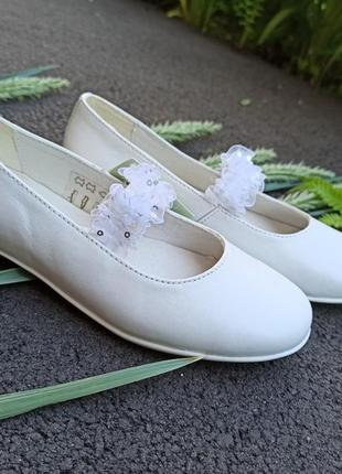 Нові шкіряні білі туфлі primigi carole2 фото