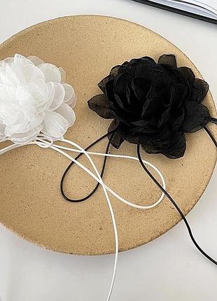 Чокер шнурок із квіткою чорною тренд