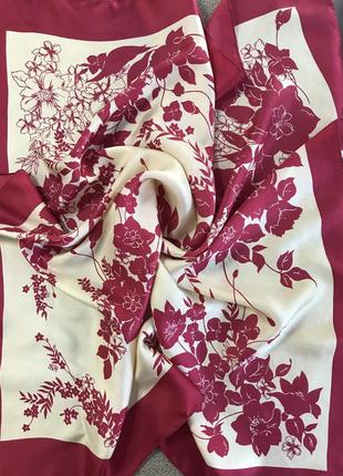 Винтаж. небольшой хорошенький платок в цветы из натурального шелка1 фото