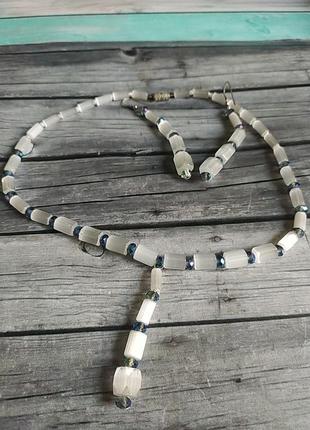 Комплект украшений из сатинового стекла ожерелье и серьги с серебряными швенстями2 фото