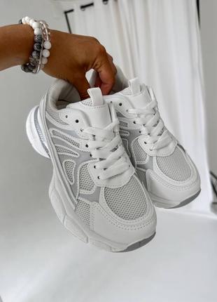 Кросівки білі1 фото