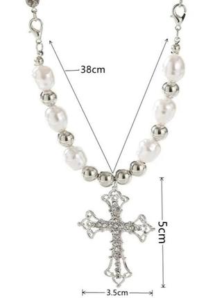 Эффектное ожерелье подвеска кулон крест бусы жемчуг серебристые бусины серебристая цепь чокер серебряный кулон белый серый серебряная цепочка4 фото