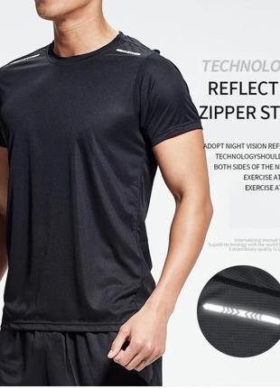 Футболка спортивная мужская чёрная синтетика, футболка влагоотводящая быстросохнущая , футболка для спортзала бега футбола велосипеды, футболка10 фото