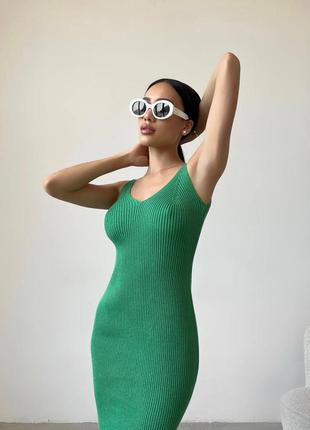 Яркое платье зеленого цвета вязаное 9 цветов4 фото