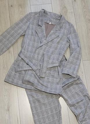 Костюм брючный в клетку