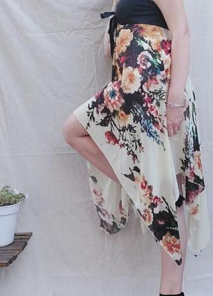 Асимметричное платье с цветочным принтом5 фото