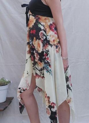 Асимметричное платье с цветочным принтом6 фото