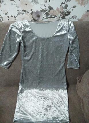 Гарне плаття по фігурі на новий рік