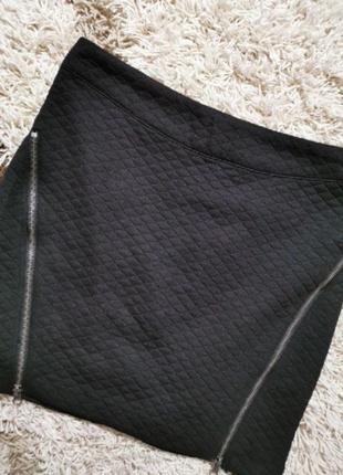 Фактурная чёрная юбка с фурнитурой vero moda