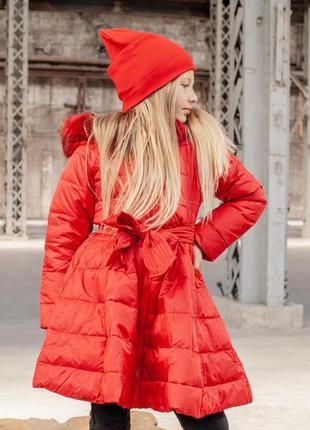 Подростковое демисезонное пальто красного цвета из водоотталкивающей плащевой ткани