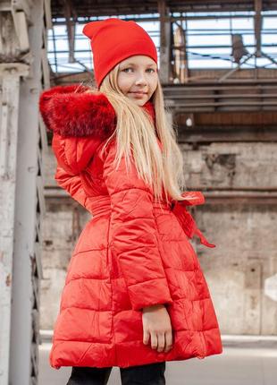 Подростковое демисезонное пальто красного цвета из водоотталкивающей плащевой ткани3 фото