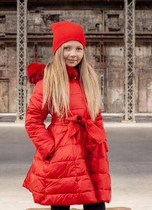 Подростковое демисезонное пальто красного цвета из водоотталкивающей плащевой ткани8 фото