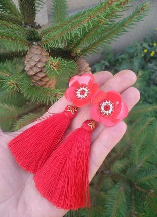Роскошные серьги гвоздики с маками из полимерной глины и красными кисточками.2 фото
