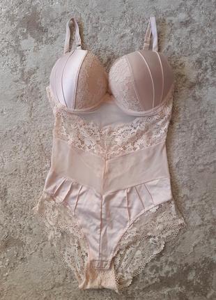 Нежное боди корректирующ утягив грация kelly brook uk 34d fr 90d eu75d бельё под платье утяжка бежев корсет new look комбидресс