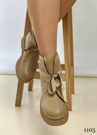 Модні жіночі зимові черевики дутики бежеві6 фото
