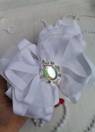 Большие белоснежные банты