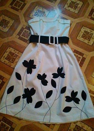 Шикарне плаття-бюстьє, фірмове