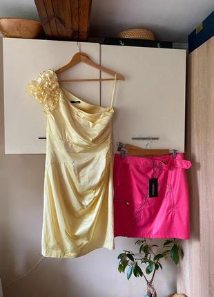 Платье мини на одно плечо, платье короткое асимметричное, стильное платье атлас лимонное