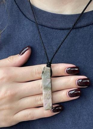 Натуральный камень родонит кулон - срез кристалла на шнурочке экошелк - оригинальный подарок парню, девушке2 фото
