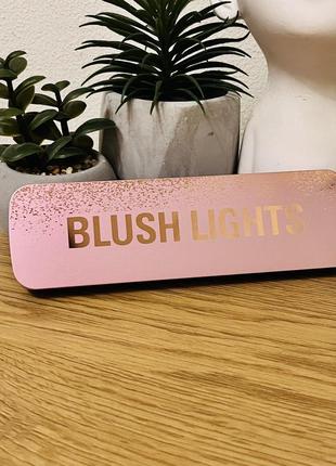 Оригінал makeup revolution blush lights palette палетка рум'ян оригинал румяна4 фото