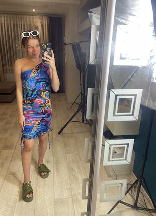 Цветное мини платье с драпировкой