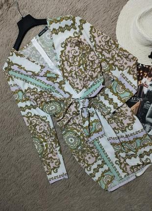 Красивое платье с узлом/платье