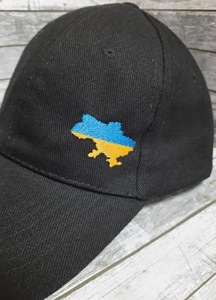 Чорна кепка з вишитою картою україни, недорого. бюджетна модель хорошої якості2 фото
