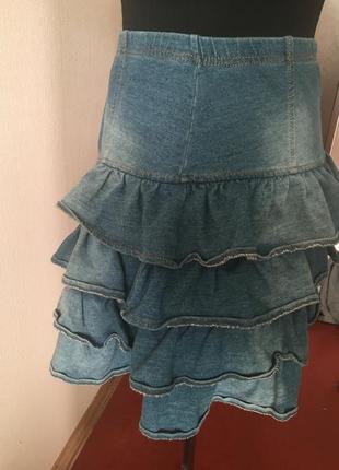 Трикотажная джинсовая юбка с рюшами на резинке голубая,стильная юбочка5 фото